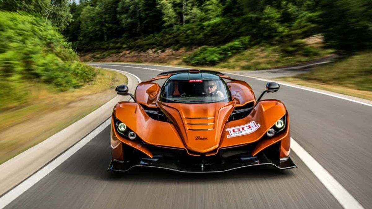 Český supersport Praga Bohema za 34 milionů se začíná vyrábět, vyvíjet ho pomáhal pilot F1 a Stig