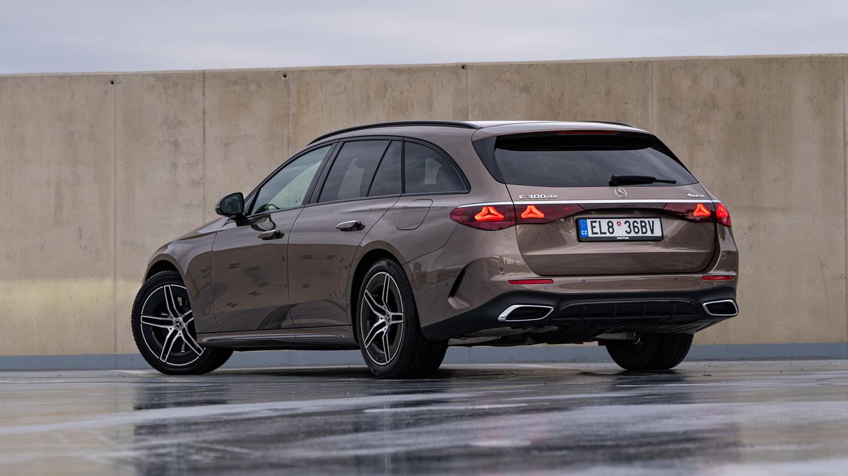 První rande s Mercedesem třídy E: Na dlouhodobý test dorazilo české Auto roku 2024! Bude dokonalé?