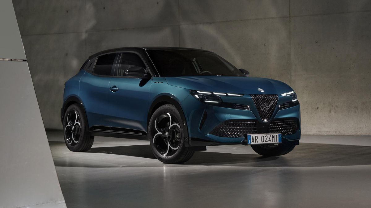 Alfa Romeo musela kvůli sporům s italskou vládou přejmenovat svoji klíčovou novinku. Milano tak nakonec nebude Milano