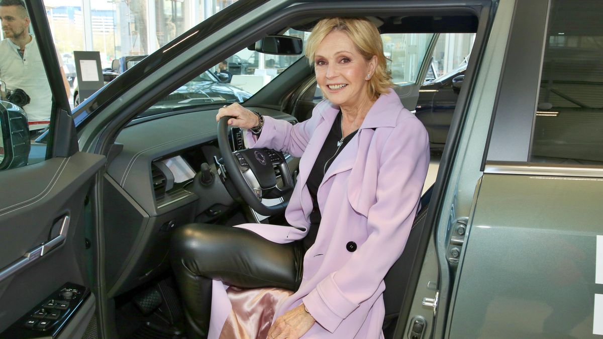 Helena Vondráčková má nové auto. Čekáte prémiovku za miliony? Slavná zpěvačka si vybrala lidovku. Navíc značky, která je u nás stále nováčkem