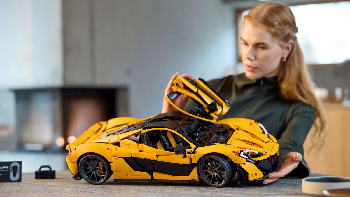 Nejlevnější McLaren P1 jde do prodeje. Má detailně zpracovaný osmiválec a vejde se k vám domů