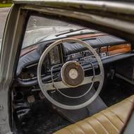 Mercedes-Benz 200 W110