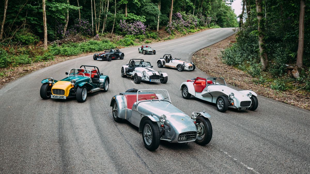 Caterham slaví 50: Odkaz Colina Chapmana stále rozdává řidičskou radost