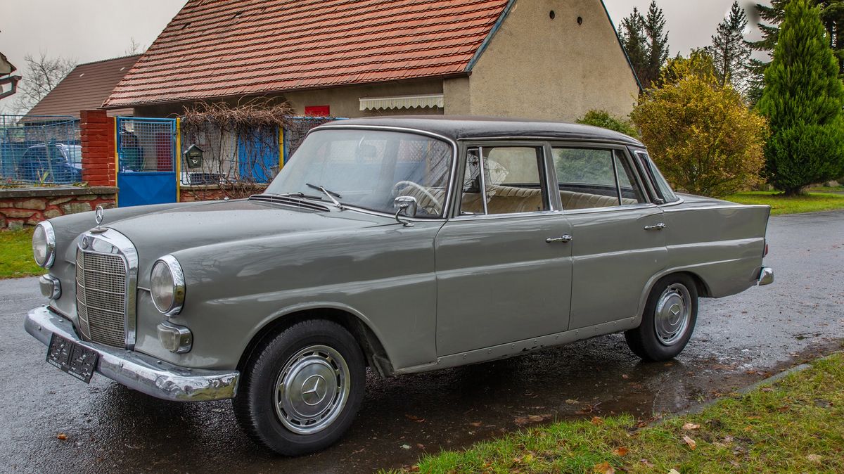 Výjimečné pohodlí a elegance: Mercedes-Benz 200 řady W110 ze šedesátých let potvrzuje kvality značky