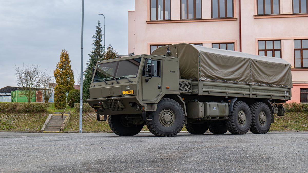 Odveze palety, proviant i minomety. Tatra 815 6×6 je nezastavitelný nezmar s mocným osmiválcem