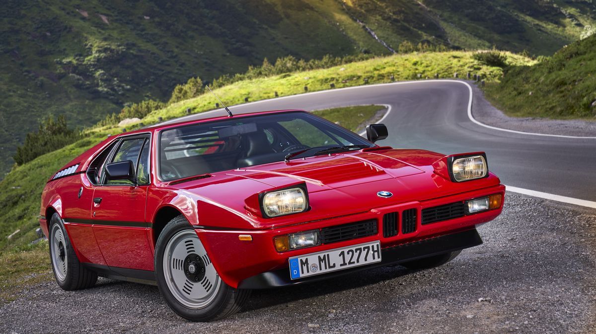 Poznejte automobilová výročí roku 2023 v našem kvízu. Jubileum slaví Škoda, Trabant nebo Ferrari