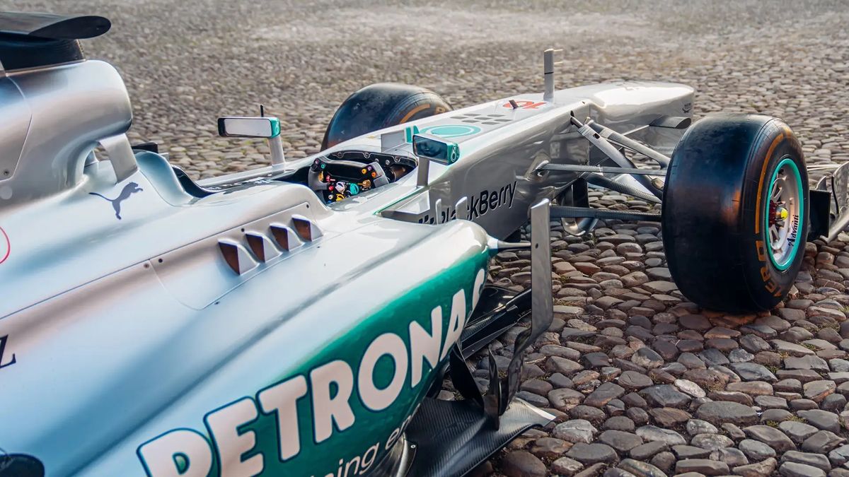 Do aukce míří F1, která nakopla kariéru sedminásobného šampiona. Je to unikát, připravte si pořádný balík