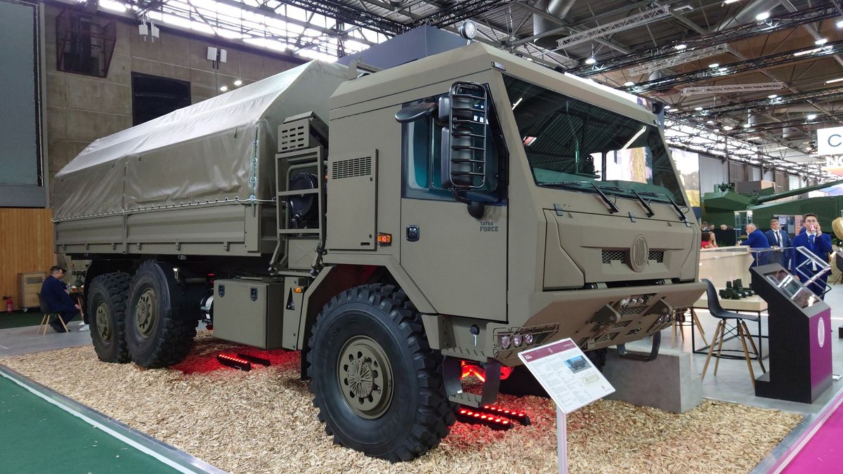 Český unikát: Vojenská Tatra Force se umí převléct do pancéřovaného, na povel zvýší výkon motoru