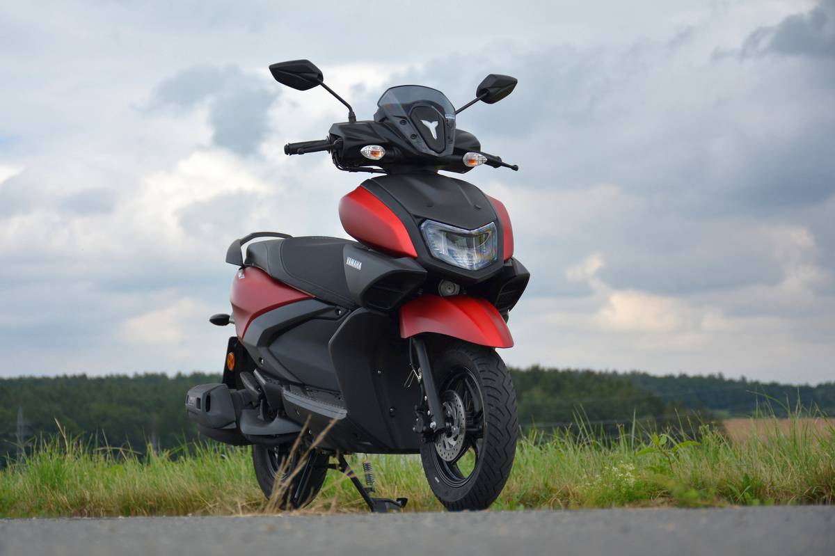 Yamaha RayZR.