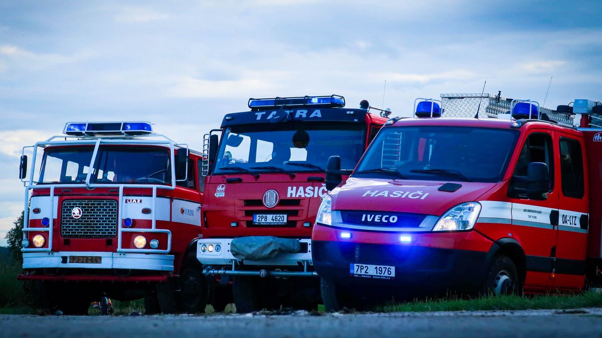 Za volantem hasičských speciálů: Automobily dobrovolných hasičů ze Starého Plzence zachraňují životy i majetek