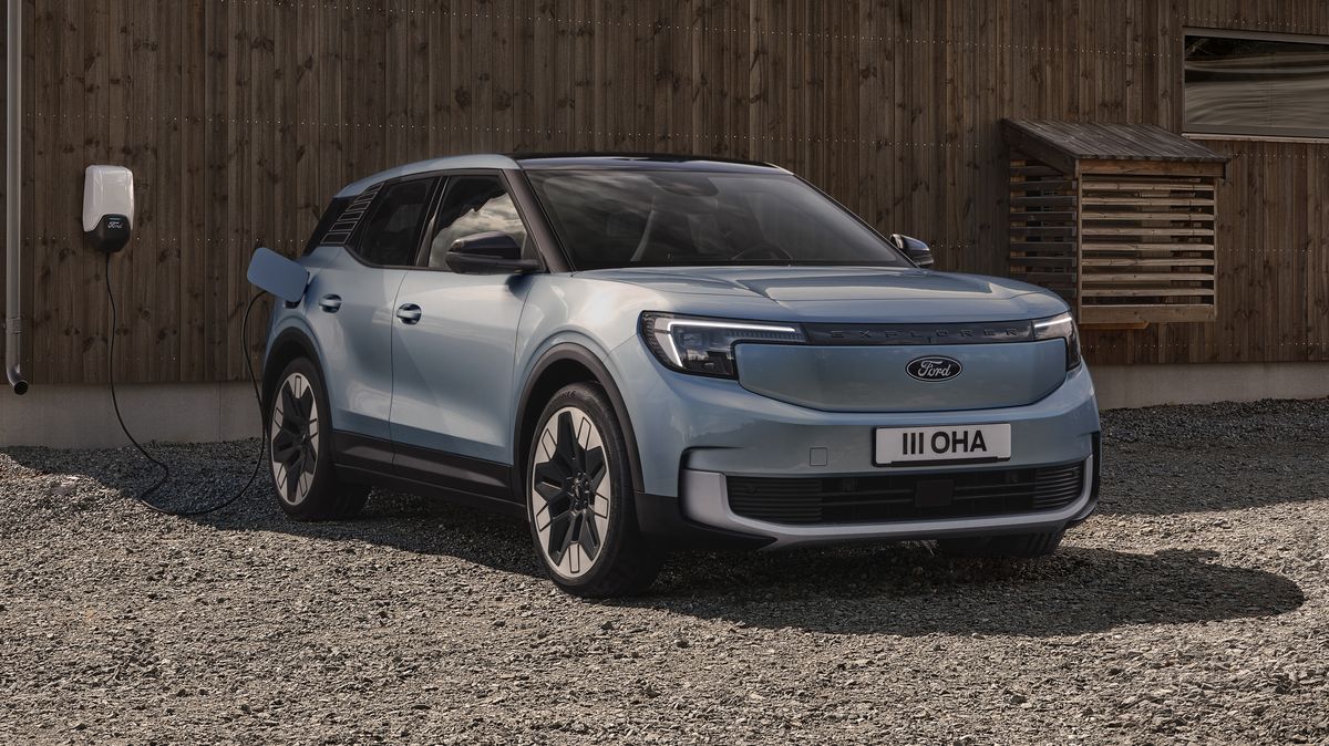 VW v rouše fordím: Elektrický Explorer má české ceny, proti sesterskému ID.4 je výrazně levnější a dojede dál