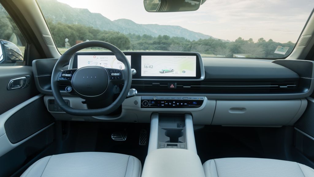 Dotykové displeje všude? Hyundai slibuje zachování starých dobrých tlačítek