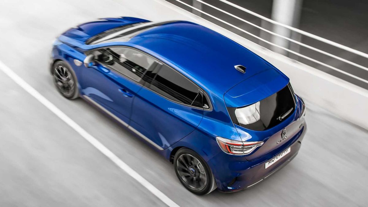 Hledáte městské auto s automatem? Máme pro vás tip na osvědčenou klasiku, teď je o 80 tisíc levnější než Fabia
