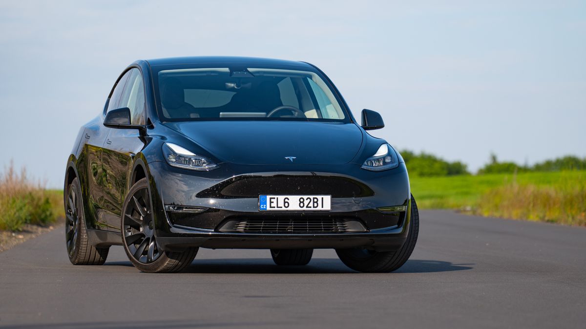 Tipy na dovolenou, čínská cenová válka a berlínská Tesla v testu – Týden v Garáži