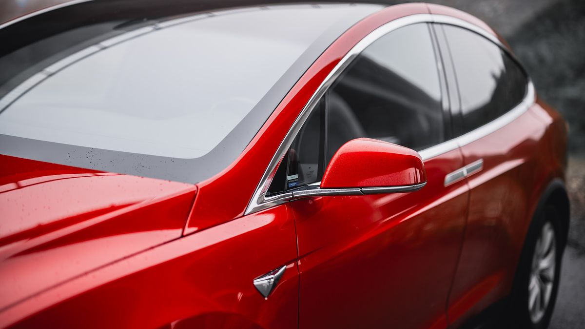 Nejprodávanější značkou elektromobilů na českém trhu už není Škodovka. Nový leader raketově vyrostl