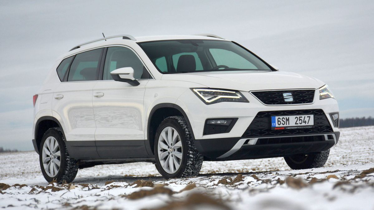 Test ojetiny: Místo Karoqu můžete mít za lepší peníze Seat Ateca s motory, které Škodovka mít nemůže