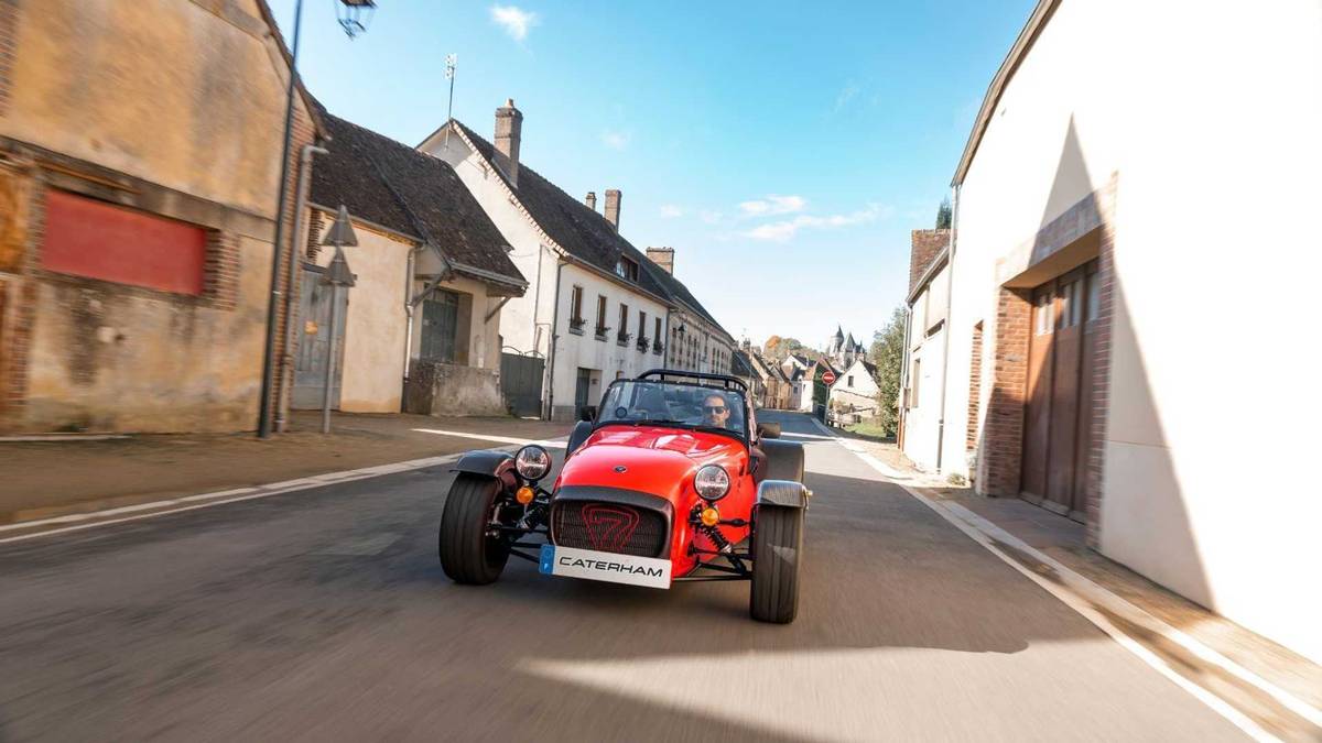 Foto Zhmotněná řidičská radost Nový Caterham Seven 340 přijíždí s