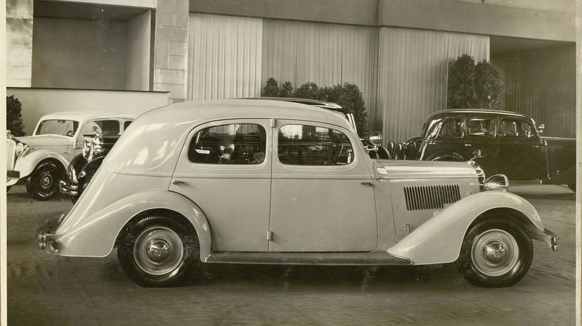 Robustní konstrukce, skvělý podvozek a řadový šestiválec. Škoda 637 byla zkrátka skvělé auto