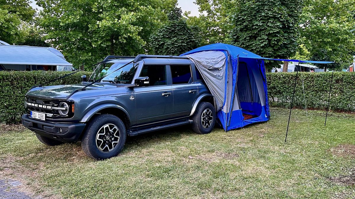 Stylový autostan pro Ford Bronco, který z deseti minut hravě udělá dvě hodiny