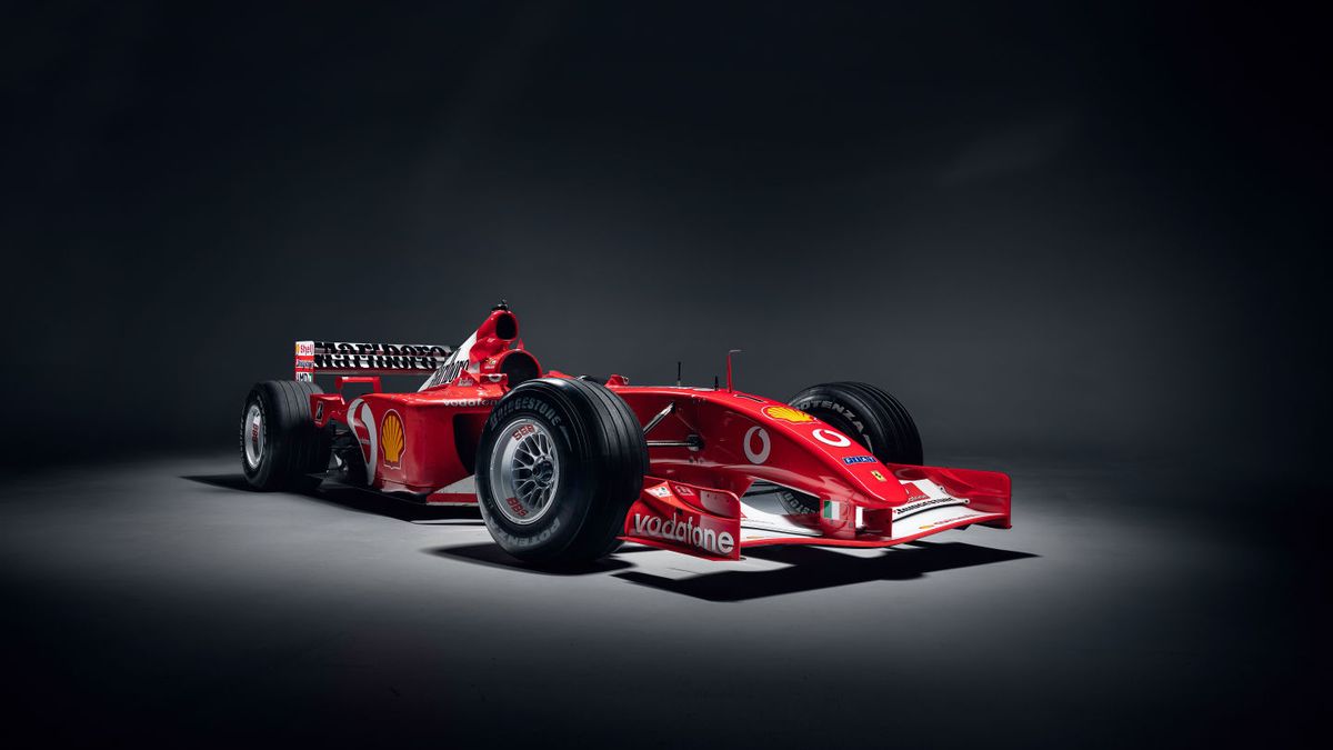 Legendární Schumacherova Formule 1 je na prodej. Ferrari F2001 vyhrávalo i v době, kdy už mělo být dávno v důchodu
