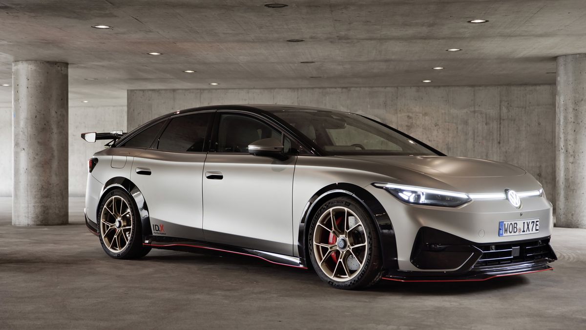 Ne, toto není výtvor samozvaného tunera. Volkswagen představil ostrý sedan ID.X Performance s velmi agresivním vzhledem