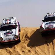 Porsche 959 po boku svého předchůdce, modelu 953. 