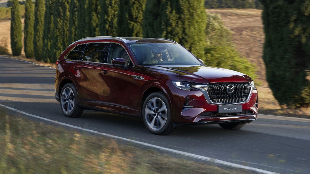 Velká Mazda pro rodiny míří do Česka! Vlajková loď má plnotučný nafťák a slupne sedm cestujících