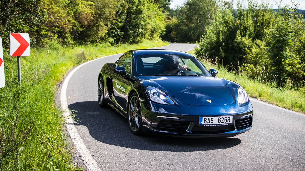 Porsche musí v Evropě zaříznout tři „dostupné“ modely na benzin. A ne, není to kvůli emisím
