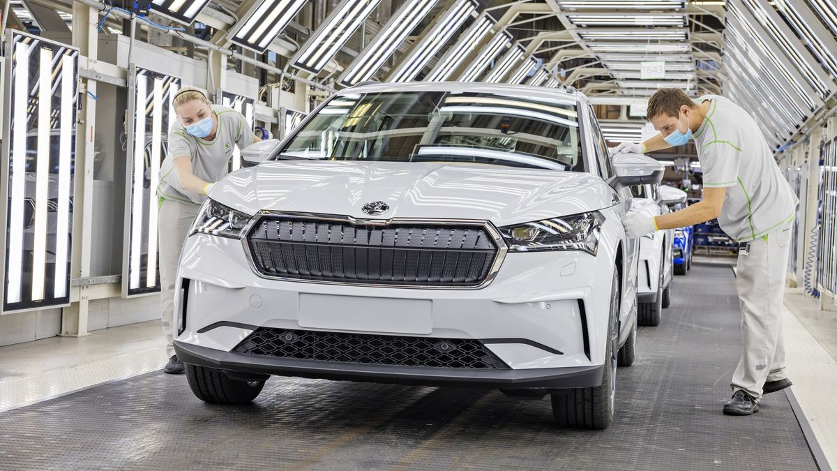 Dobré zprávy z Mladé Boleslavi: Škoda Auto si letos dál polepšuje, víc vyrábí i vydělává