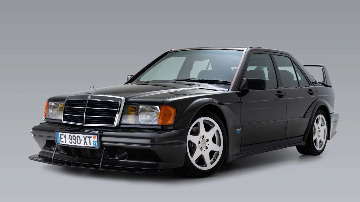 Starý Mercedes, kterým taxikář opravdu nejezdil. Model 190E Evo II byl oslavou seriálu DTM a dnes stojí miliony