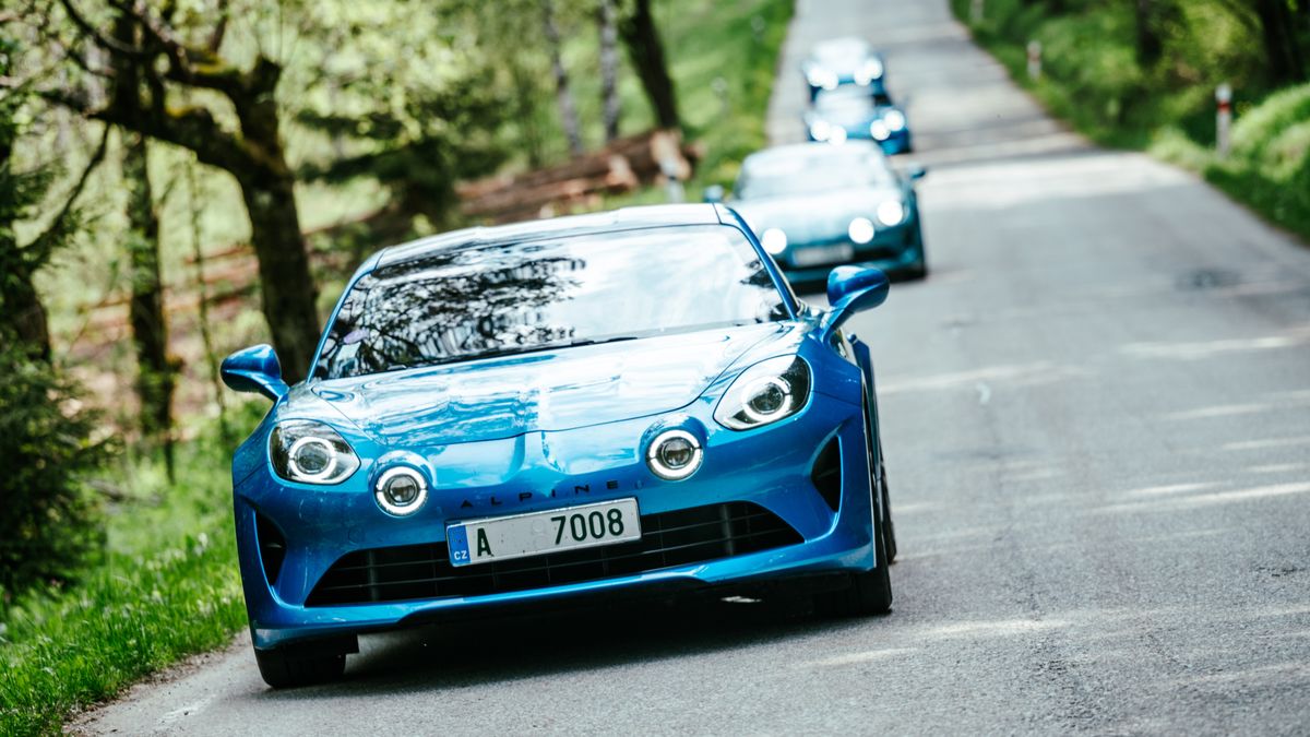 Zábava s lehkostí: Alpine A110 je perfektním sporťákem pro české silnice