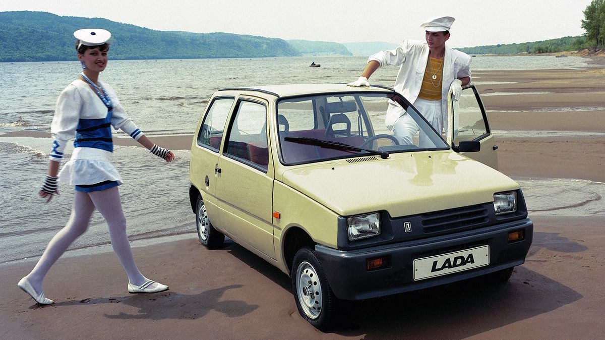 Lada vyráběla v devadesátých letech miniaturní autíčko, které nejspíš neznáte. Byla to vlastně obdoba Velorexu