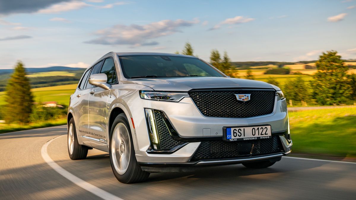 Prémiové SUV „made in USA“ s šestiválcem za cenu vybaveného Kodiaqu: Sedmimístný Cadillac XT6 je lákavou alternativou