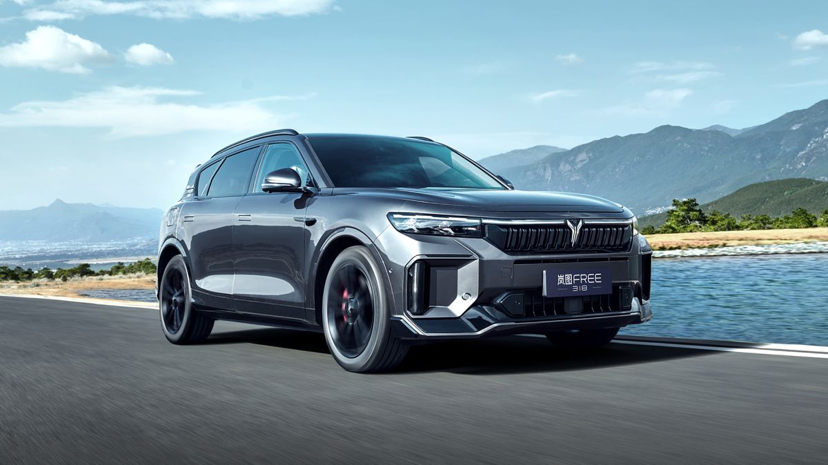 Luxusní Voyah Free 318 je elektromobil na benzin s dojezdem 1 500 km, stojí jako lepší škodovka. A prodává se i u nás