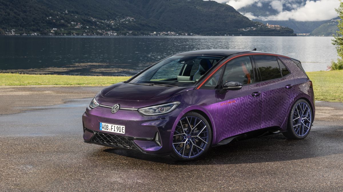 Kult devadesátek v moderním těle: VW oživil slavnou edici dvojkového Golfu, je plná hravých detailů