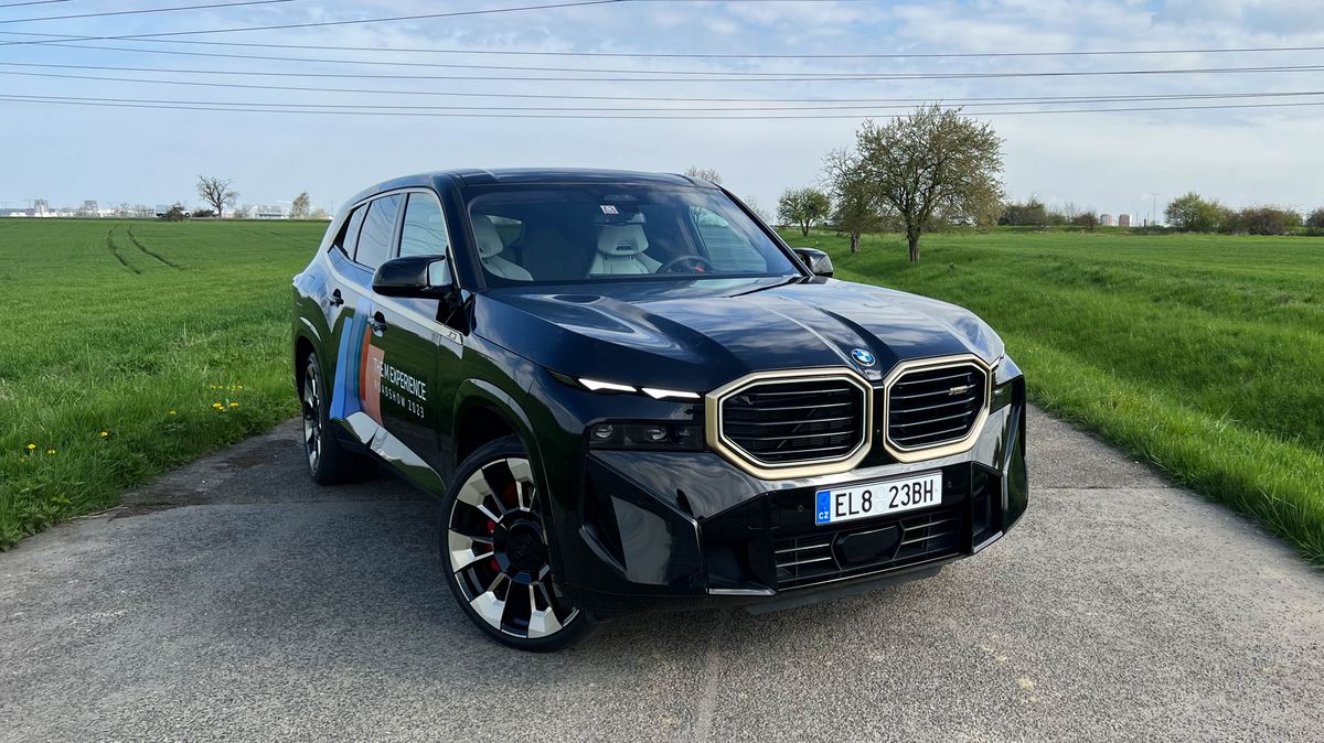 Bavorský Hulk: Monstrózní BMW XM je svéráz drtící vše silou V8 hybridu