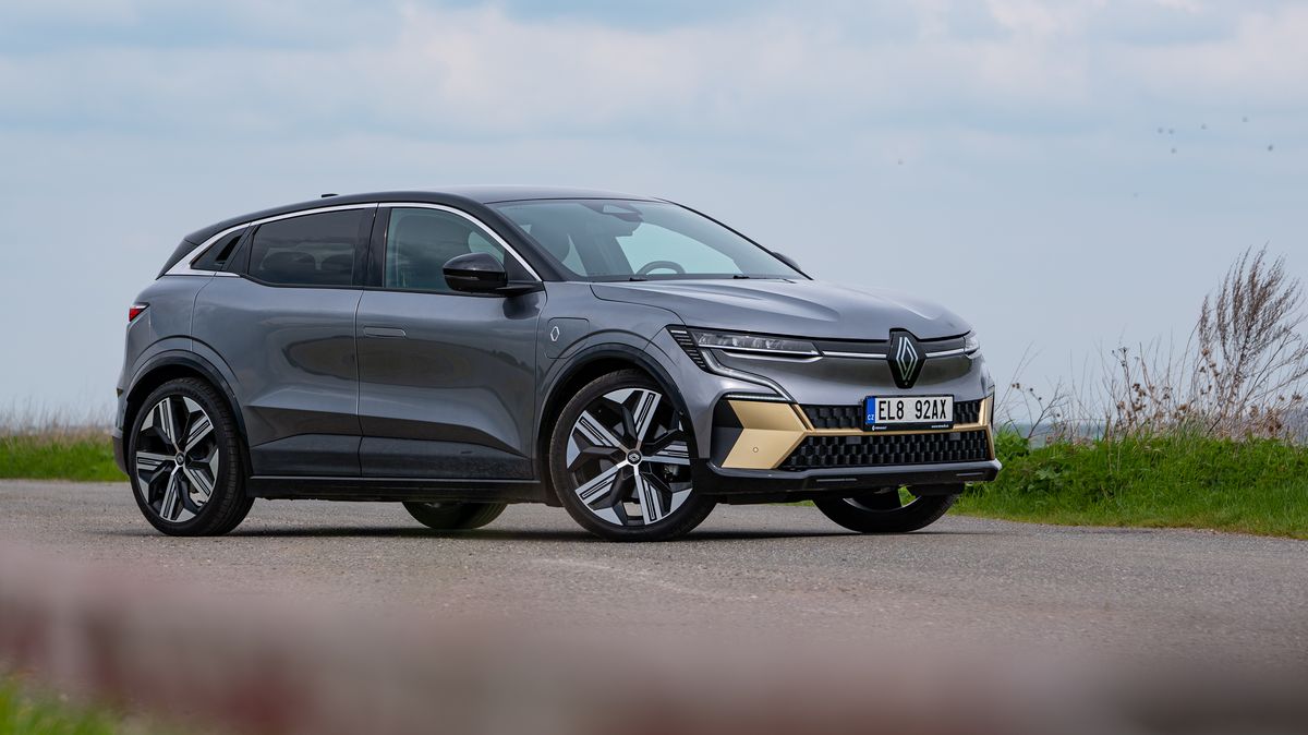 Elektrický Renault Mégane v dlouhodobém testu: Letní spotřeba nás dostala, teď je k mání s obří slevou