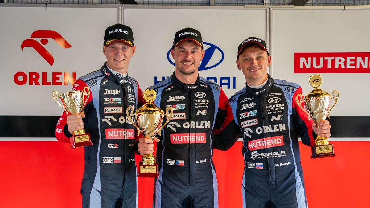 Janík Motorsport má za sebou jeden z nejúspěšnějších závodních víkendů! Maťo Homola se v Mostě stal šampionem!