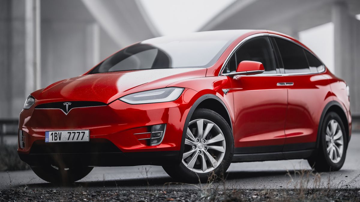 Nejojetější Tesla Model X v ČR najela přes 400 tisíc kilometrů, tahala těžké přívěsy a poznala jen rychlodobíjení. Stav vozu šokuje