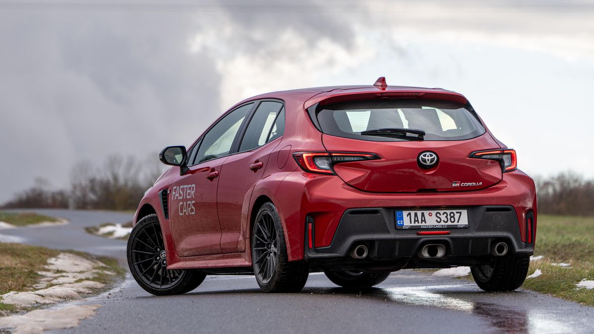 Řídili jsme sportovní vzácnost: Toyota GR Corolla je i s tříválcem šťavnatý hot hatch, který byste u nás ani neměli koupit. Ale…