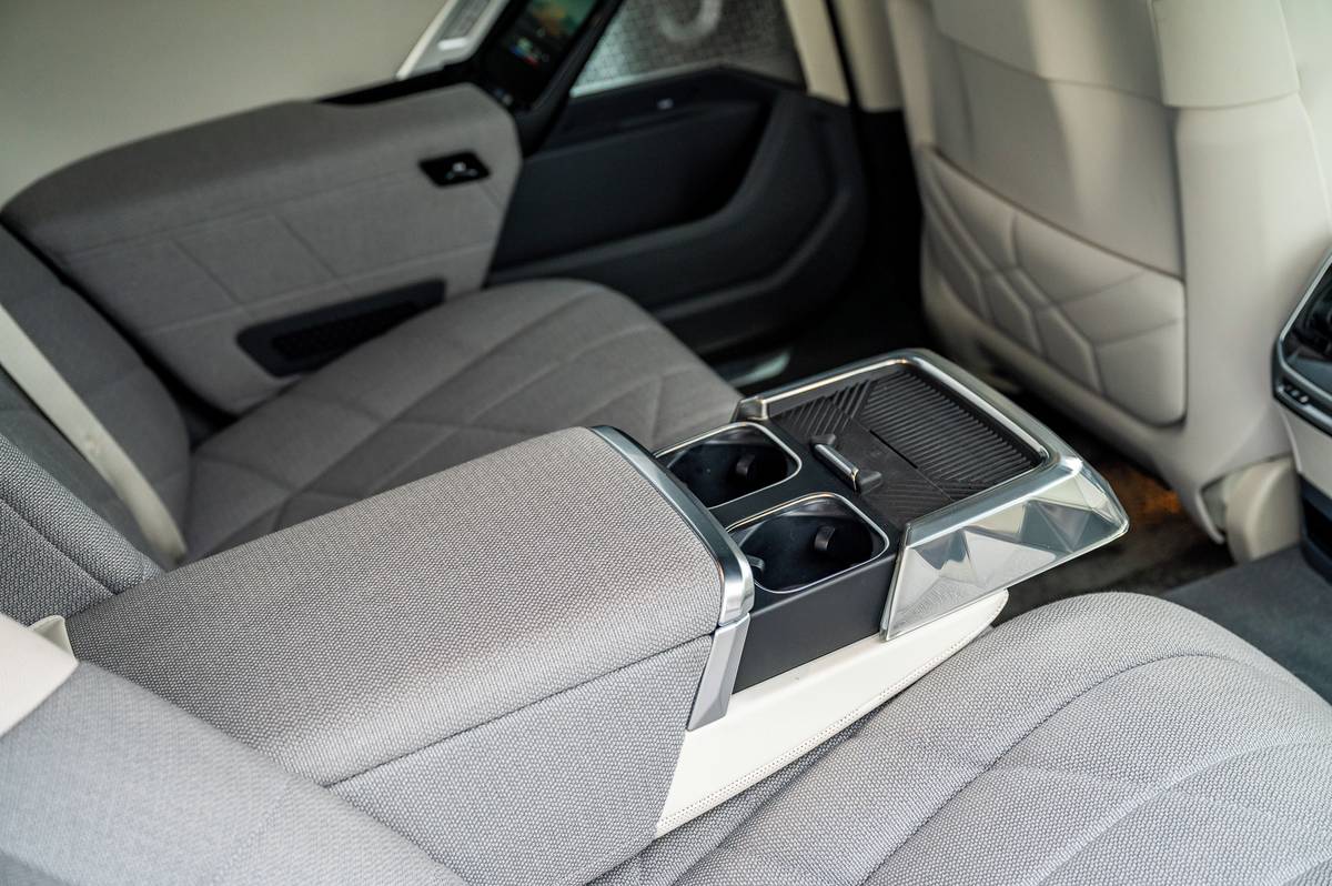 Inside M70 Foto: To nejlepší od BMW je i7 M70. Jde o váš vlastní svět s ohromující ...