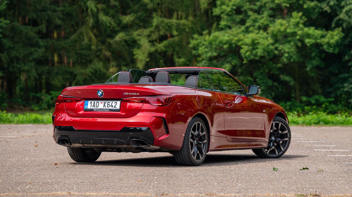 Kabriolet s dieselem? Otevřené BMW M440d je pojízdné solárium, které vám podá pás a na jednu nádrž zvládne 1 000 km