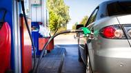 Benzin i nafta zlevňují, ale ceny už moc neklesnou. Na situaci vydělá stát, který zapomíná na řidiče