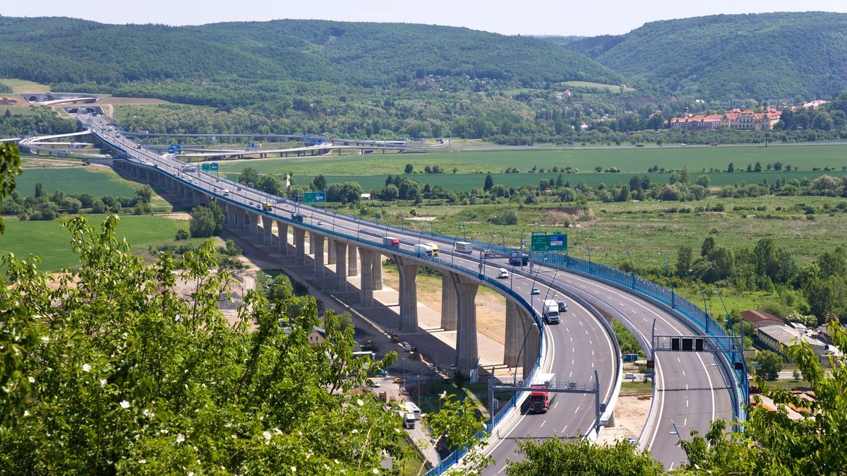 Dopravní komplikace na Pražském okruhu: Začala oprava Radotínského mostu