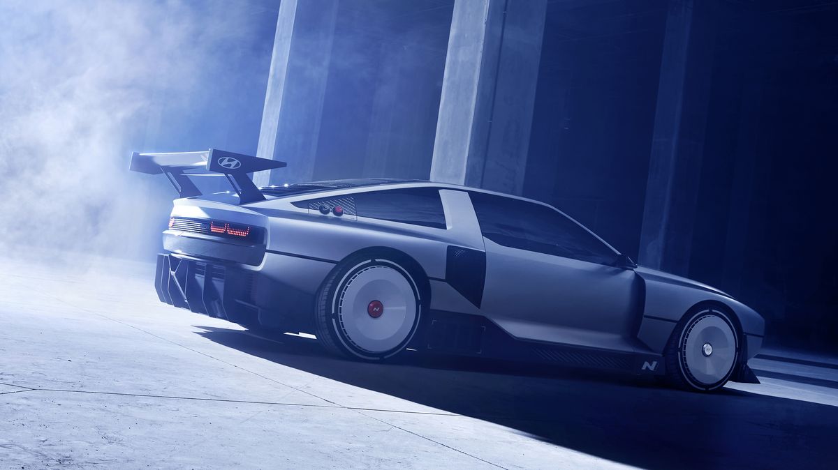 Unikátní retro koncept s vodíkovým pohonem přijede do Prahy. Hyundai N Vision 74 bude hvězdou Legend