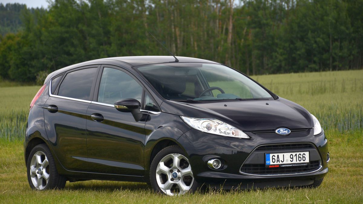 Test ojetiny za 100 000 Kč: Ford Fiesta je ideální pro začátečníka. Se správným motorem je docela spolehlivý a hezky jezdí