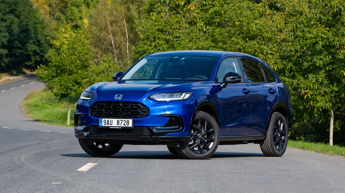 Když vám Karoq nevoní a nafta přímo smrdí: Praktická Honda ZR-V umí šetřit chytře