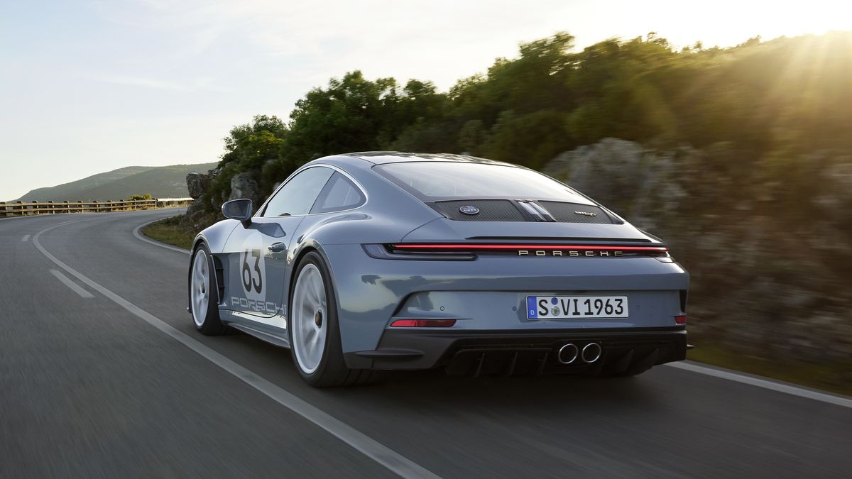 To nejlepší od Porsche: Limitka 911 S/T je narozeninovým dárkem pro pravé řidiče