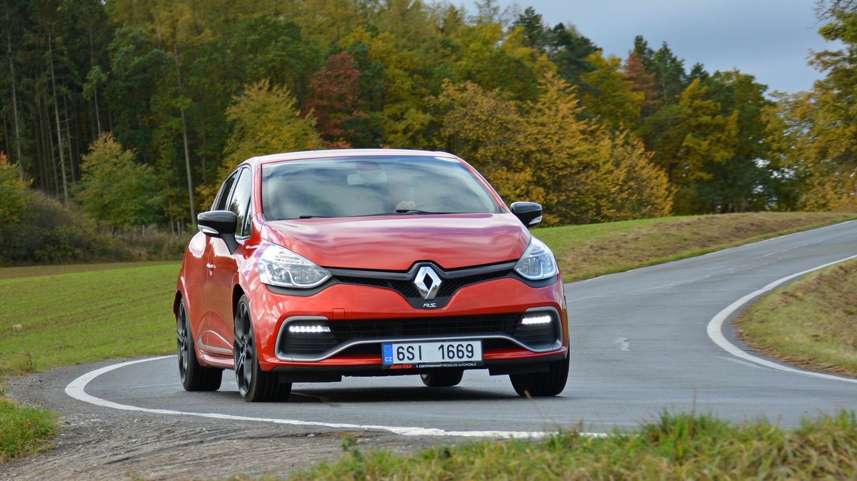 Test ojetiny: Poslední Renault Clio RS je rychlé a spolehlivé auto. Automat vám vadit nebude, pro začátečníky ale tohle Clio moc není