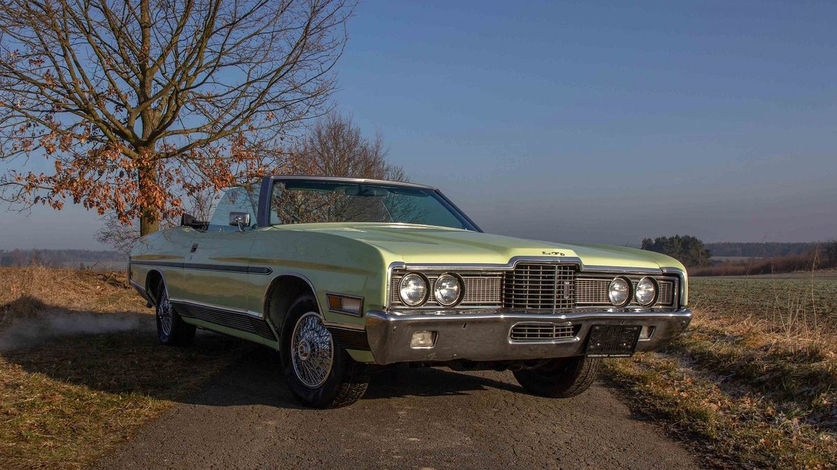 Tuhle poctivou osmiválcovou ameriku u nás skoro nepotkáte, v USA má ale Ford LTD obrovskou fanouškovskou základnu